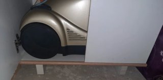Mueble Escobero con Estantes Blanco y beigs
