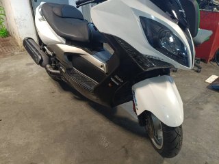 Kymco Xciting 500 RI Blanca