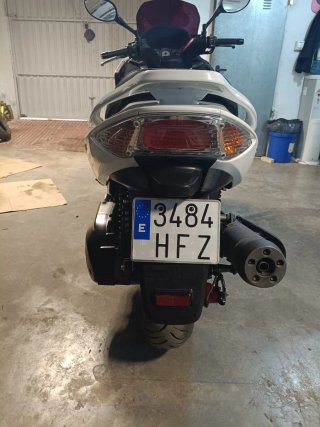 Kymco Xciting 500 RI Blanca