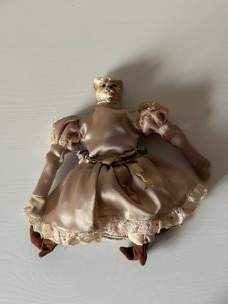 Muñeca Gato Victoriano Tela Satinada