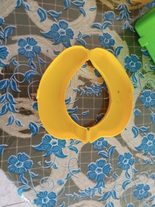 Juguetes de plástico: plátano y maletas oferta