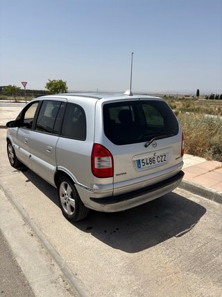Opel Zafira 2004