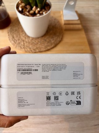 Beats Studio Pro x STÜSSY Negro/Blanco