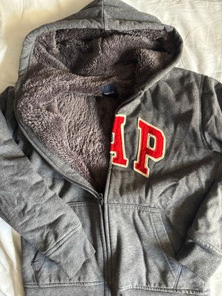 Chaqueta Gap Niño Gris con Logo