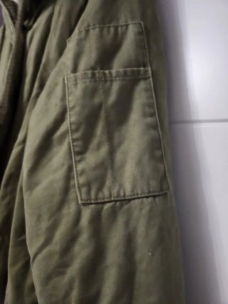 Parka verde con capucha