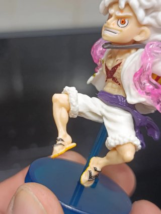 Action Figure one piece (monkey d. Luffy)