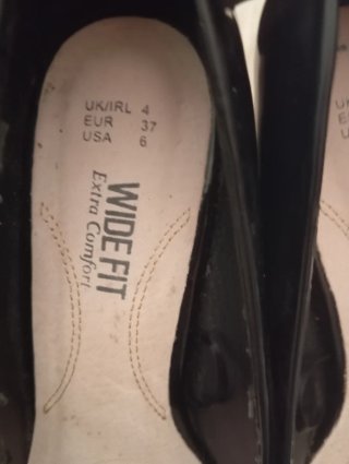 Zapatos de tacón negros extra confort.