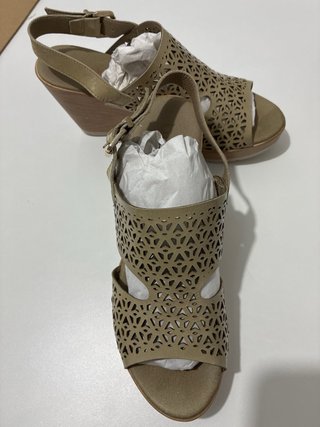 Sandalias de plataforma beige