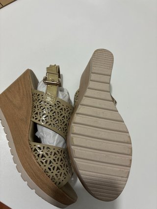 Sandalias de plataforma beige