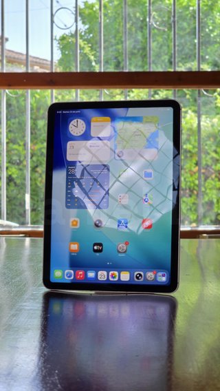 IMPOLUTO Apple iPad air M4 Wi-Fi + Cell 128GB