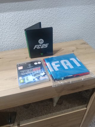 PS3 Pacchetto Giochi: FIFA 19 + FC 24 + PES 2014