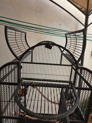 Jaula grande para pájaros