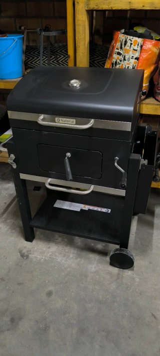 Barbacoa de carbón negra