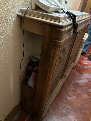 Mueble cubreradiador madera y rejilla