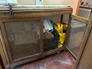 Mueble cubreradiador madera y rejilla