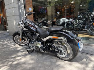 Harley-Davidson Fat Boy Negra