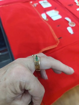 Anillo Oro 18k Esmeraldas y Circonitas