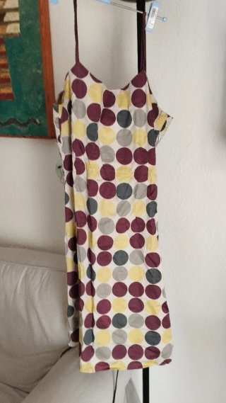 Vestido de tirantes con topos