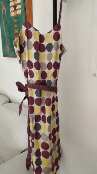 Vestido de tirantes con topos