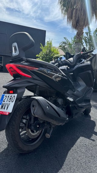 Honda Forza 350cc Negra como nueva (urgente)