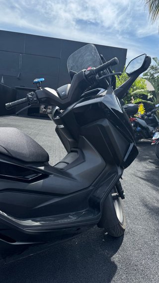 Honda Forza 350cc Negra como nueva (urgente)