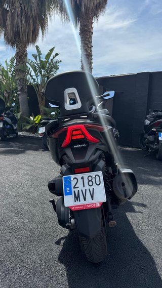 Honda Forza 350cc Negra como nueva (urgente)