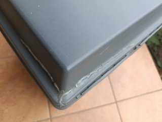 Nevera portátil beige y gris