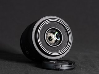 Canon RF 35mm f/1.8 Macro IS STM