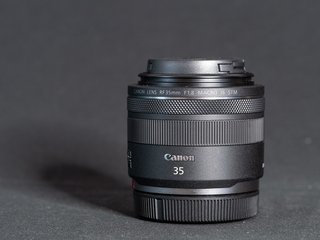 Canon RF 35mm f/1.8 Macro IS STM