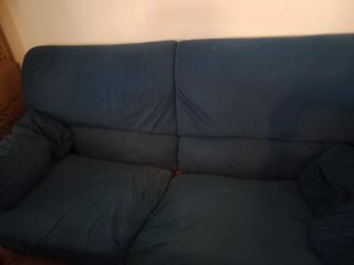 2 sofás azules de tela