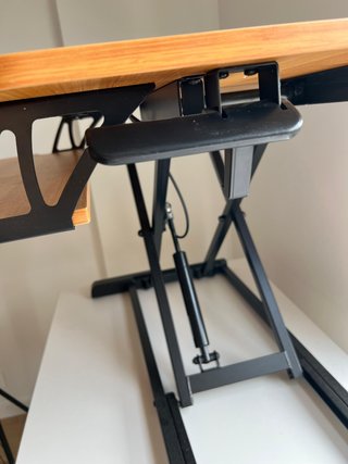 Mesa elevadora de escritorio bambú