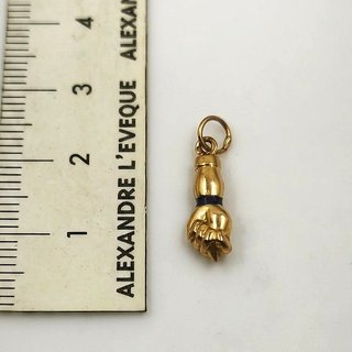 Colgante Puño de Oro 18k