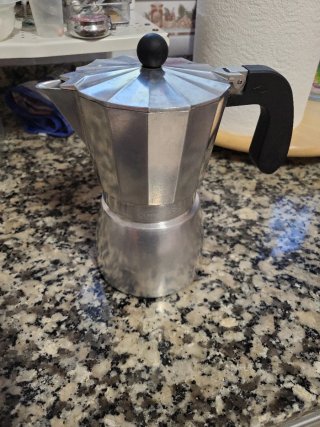 Cafetera italiana de aluminio