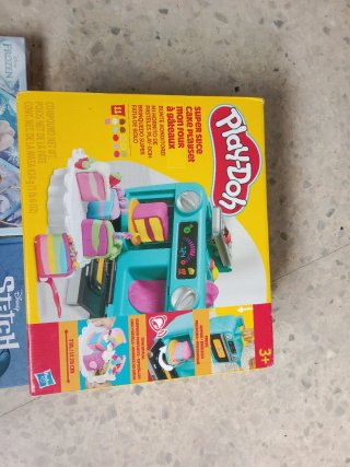 Lote Juguetes Play-Doh, Frozen y Stitch.