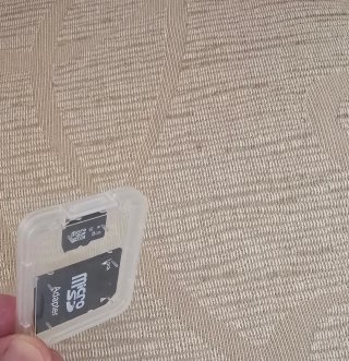 Tarjeta 8 GB, adaptador MicroSD y funda