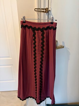 Conjunto falda larga y top berenjena
