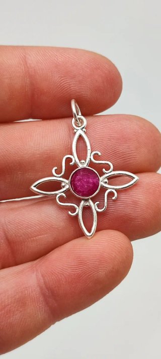 Colgante de Plata y Rubí.