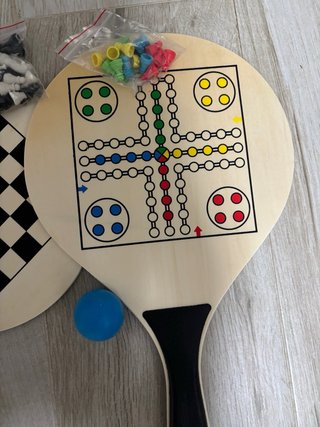 Palas de playa con juego de mesa