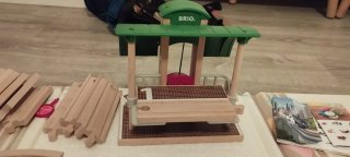 Tren de madera BRIO con expansión de vías y trenes