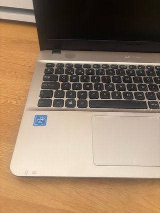 Portátil Asus Vivobook Max