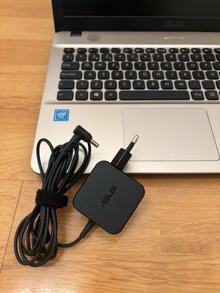 Portátil Asus Vivobook Max