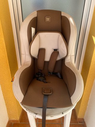 Silla de coche Baby auto. marrón