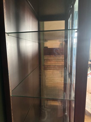Vitrina madera 2 cajones cristal