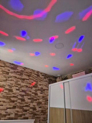 Altavoz con bola de discoteca