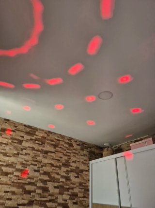Altavoz con bola de discoteca