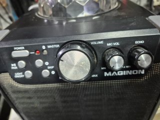 Altavoz con bola de discoteca