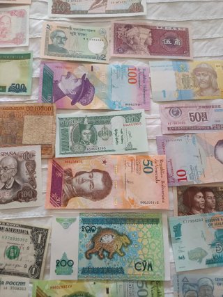 Lote 35 Billetes Variados del Mundo