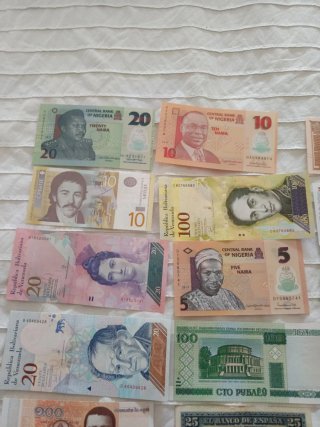 Lote 35 Billetes Variados del Mundo