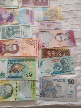 Lote 35 Billetes Variados del Mundo