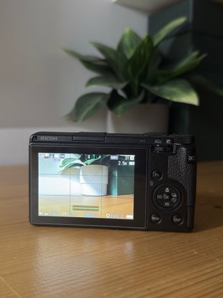Ricoh GR III + 3 batterie + scatola originale.